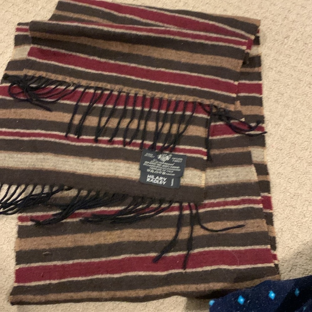 Hilary Radley lambswool scarf - Picture 3 of 4